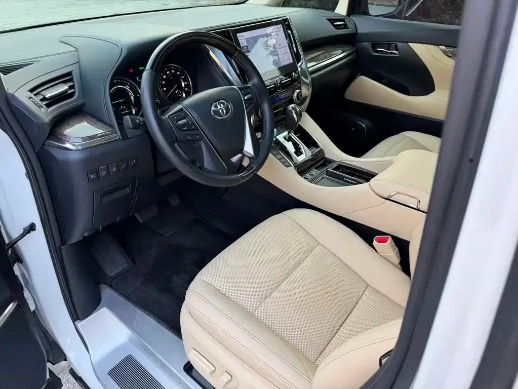 Toyota Vellfire — фото 9