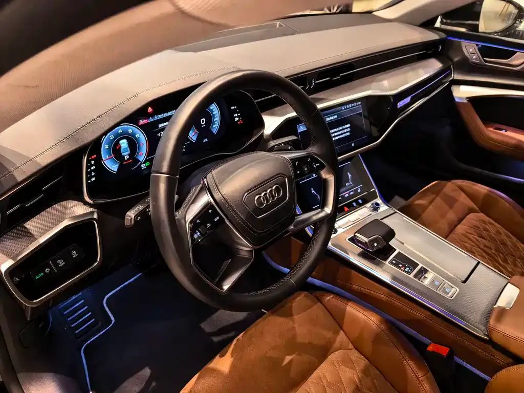 Audi A7L — фото 9