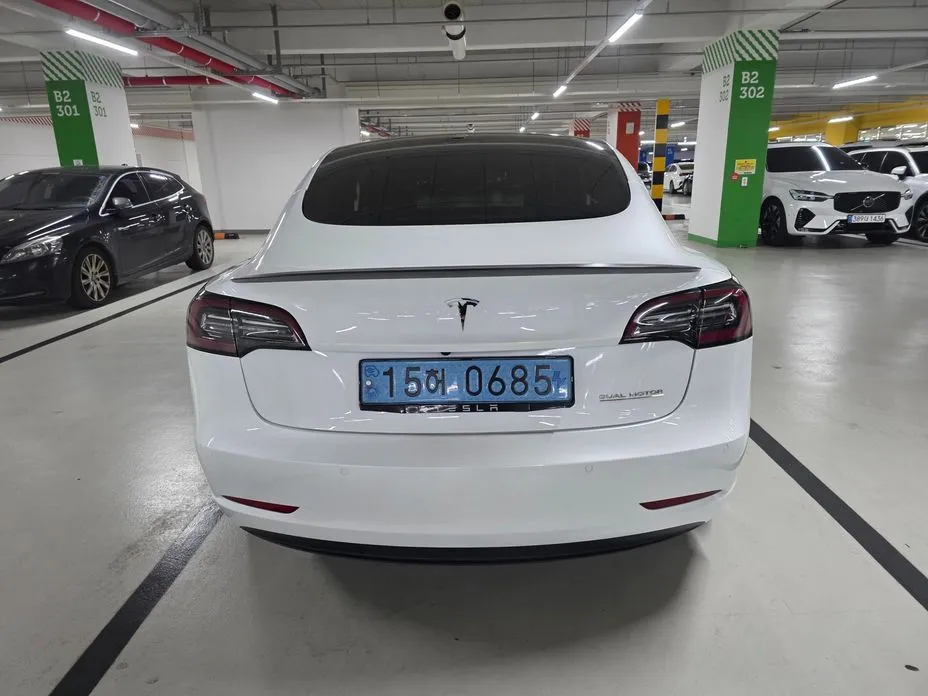 Tesla Model 3 — фото 5