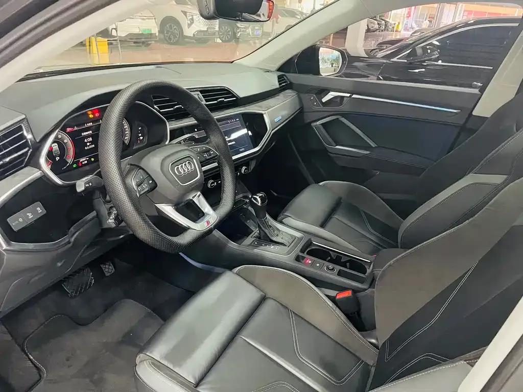 Audi Q3 Sportback — фото 10