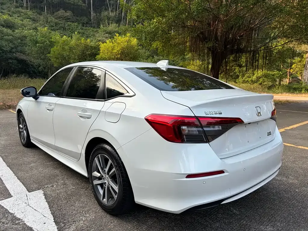Honda Civic — фото 10