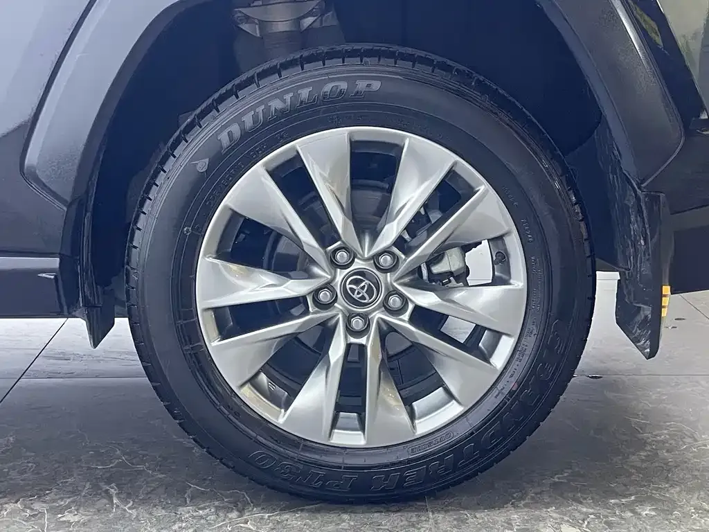 Toyota Wildlander — фото 9