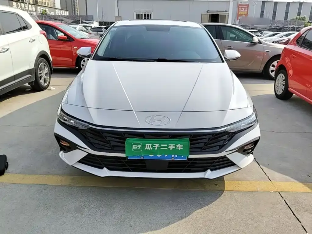 Hyundai Elantra — фото 6