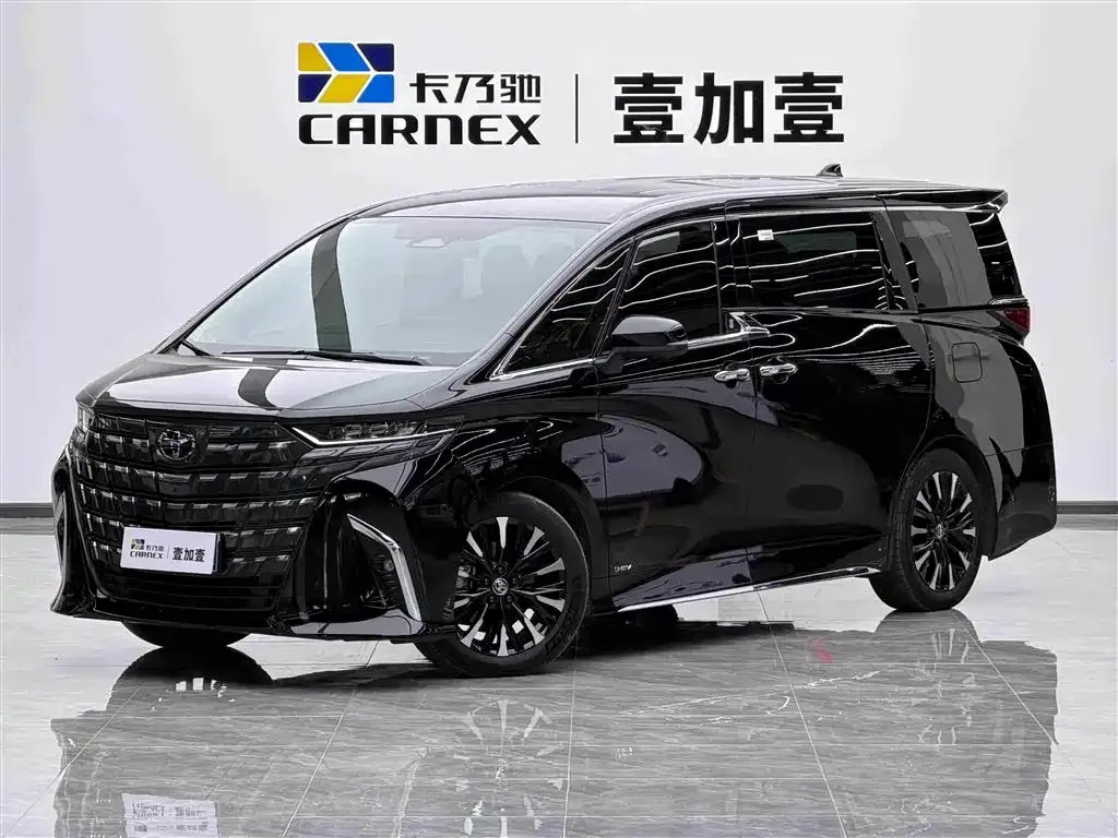 Toyota Alphard — фото 1