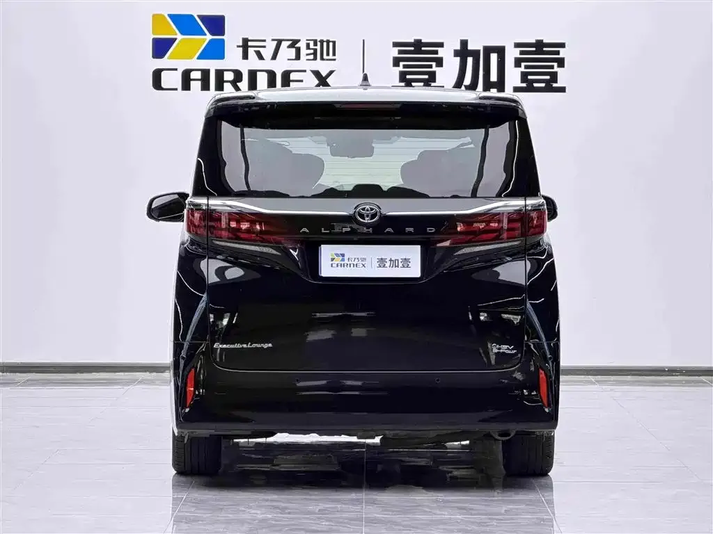 Toyota Alphard — фото 6