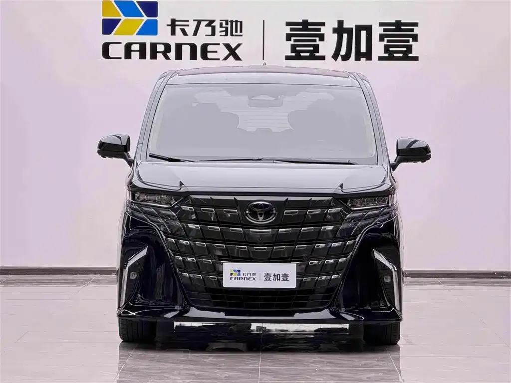 Toyota Alphard — фото 3