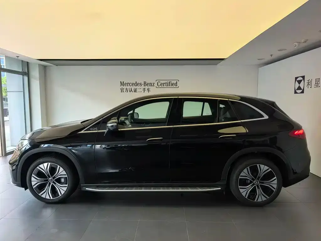 Mercedes-Benz EQE SUV — фото 2