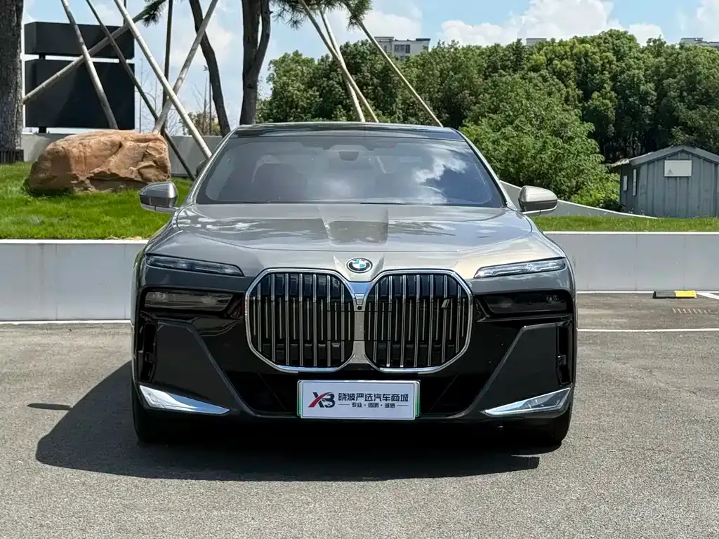 BMW i7 — фото 4
