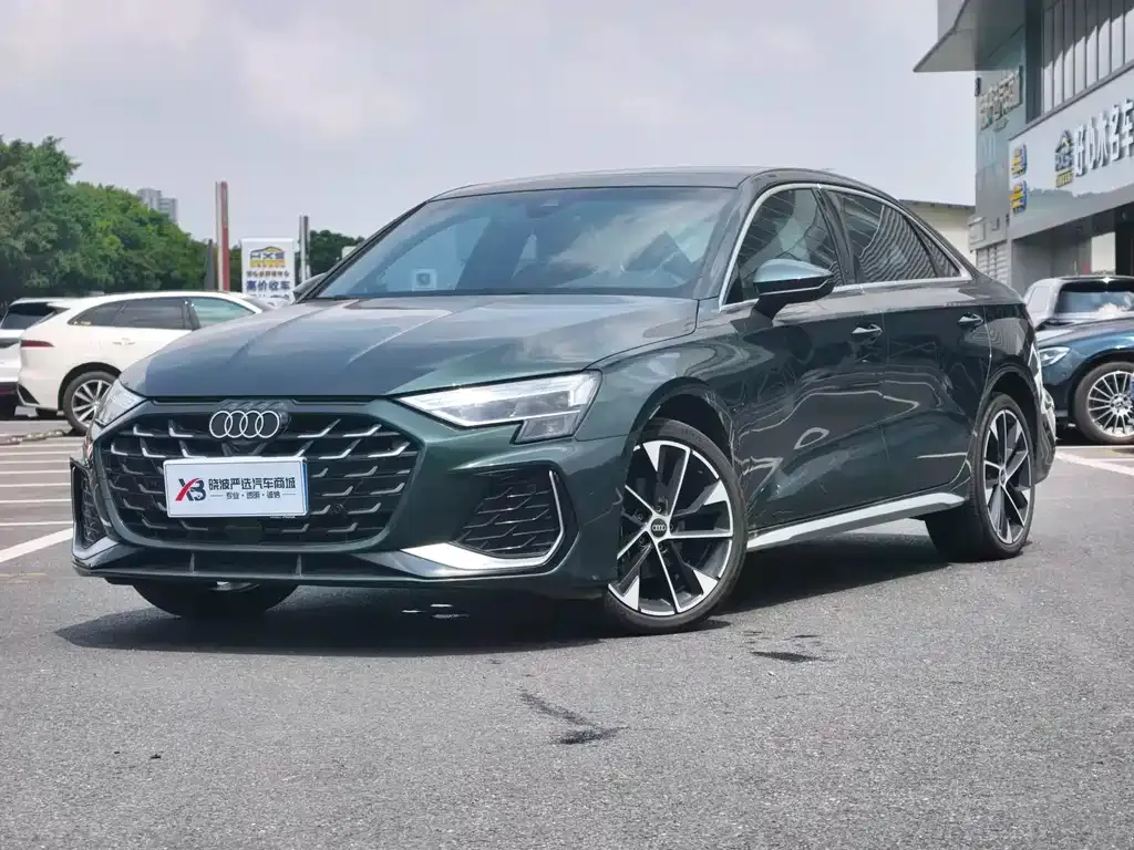 Audi A3 — фото 1