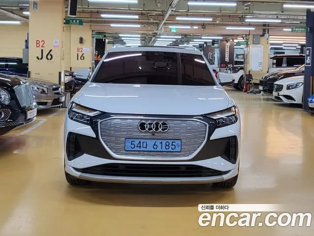 Audi Q4 e-tron — фото 4