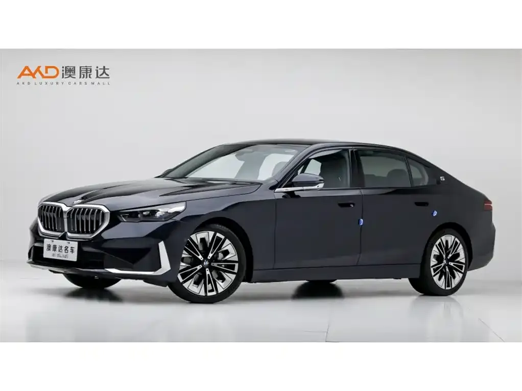 BMW 5 Series — фото 1