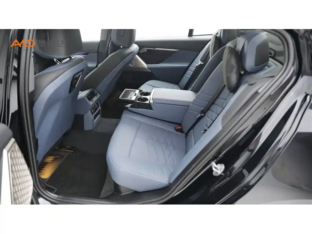 BMW 5 Series — фото 10