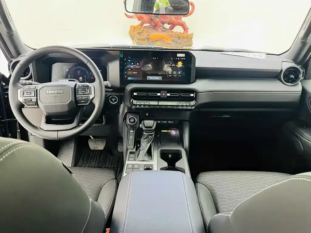 Toyota Prado — фото 4