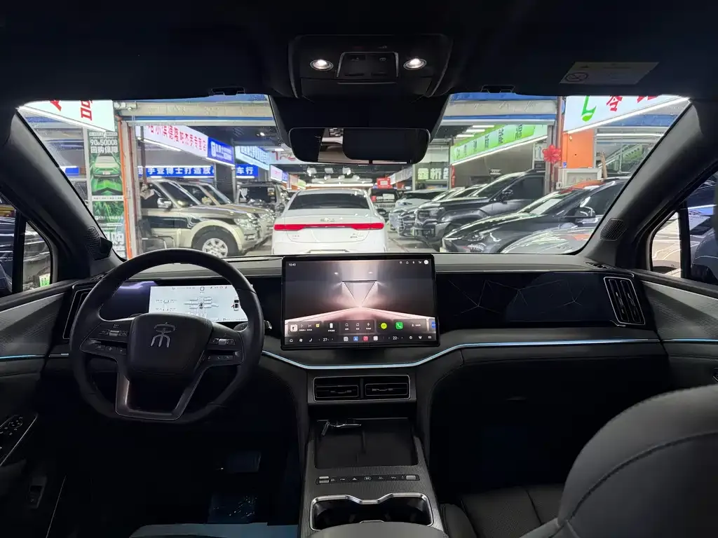 BYD L DM-i — фото 9