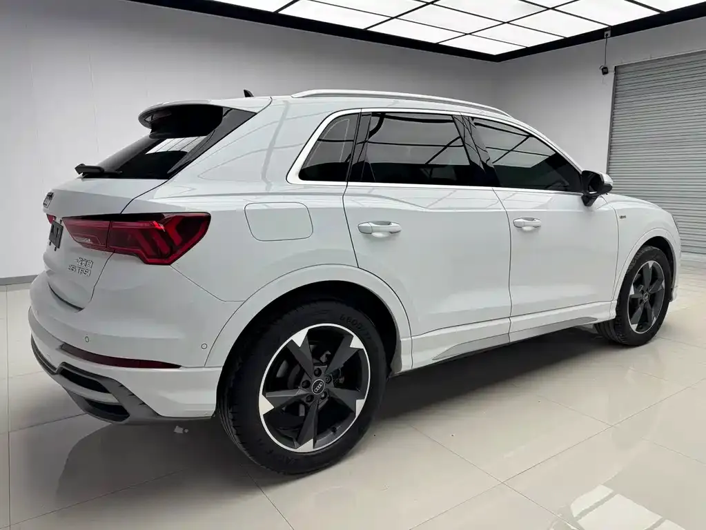 Audi Q3 — фото 6