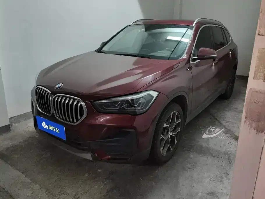 BMW X1 — фото 1