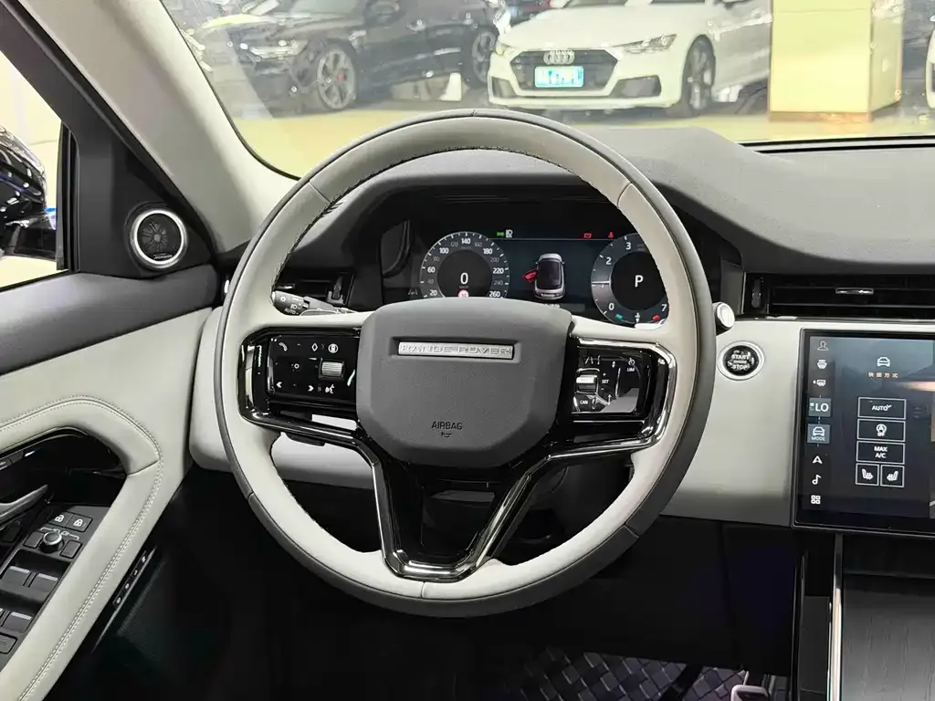 Land Rover Evoque — фото 1