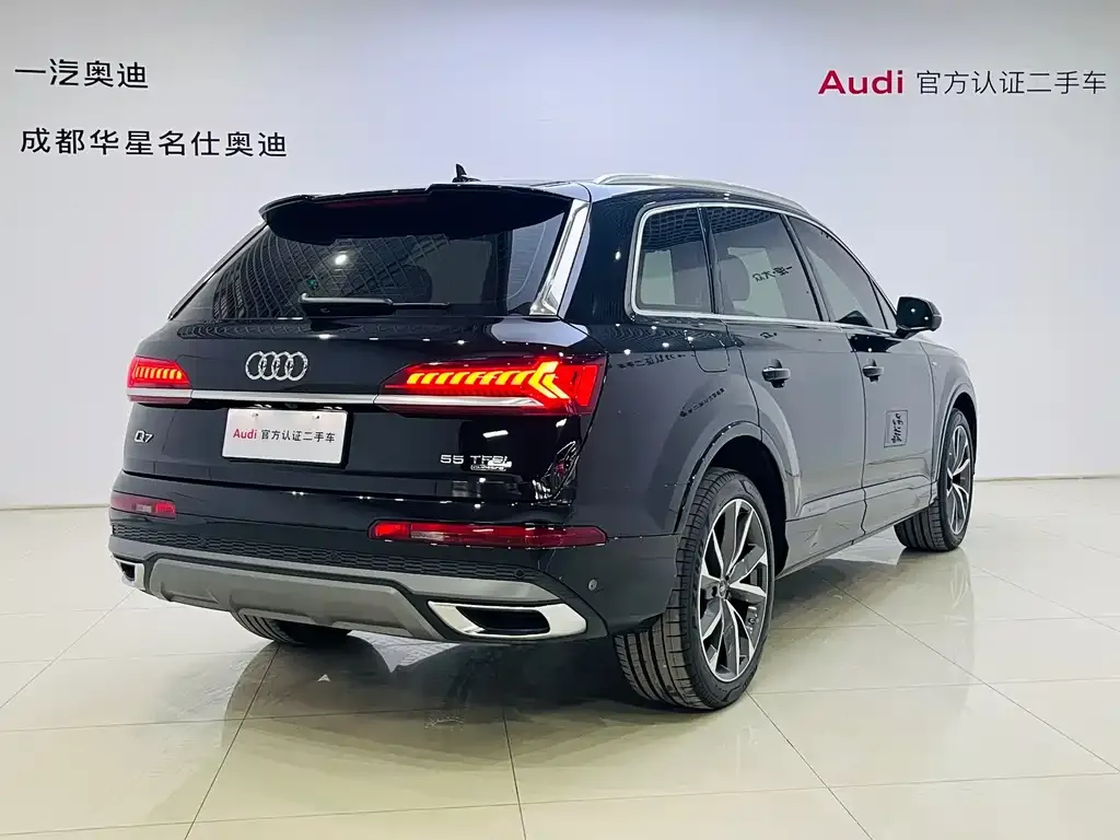 Audi Q7 — фото 10
