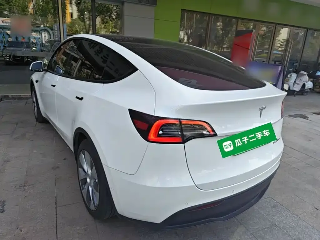 Tesla Model Y — фото 7