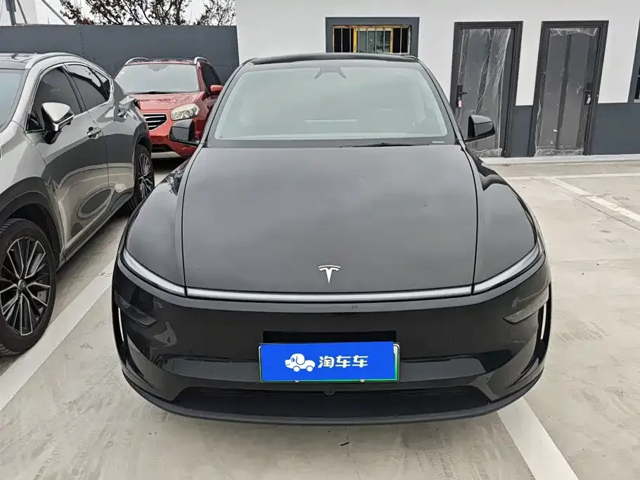 Tesla Model Y — фото 8