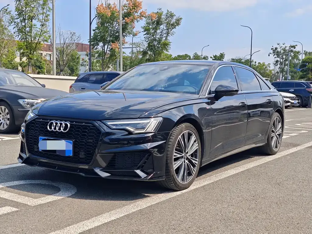 Audi A6L — фото 1