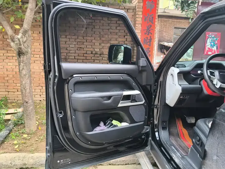 Land Rover Defender — фото 10