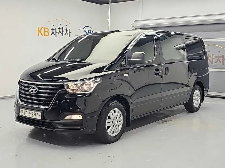 Hyundai Starex — фото 1