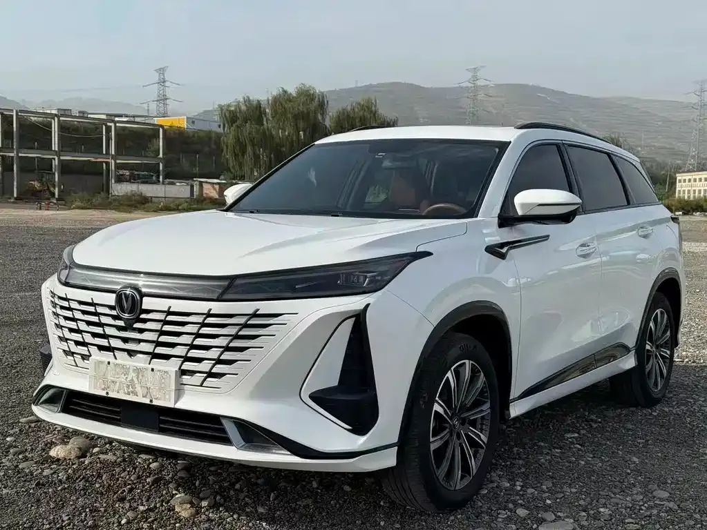 Changan CS75 PLUS — фото 1
