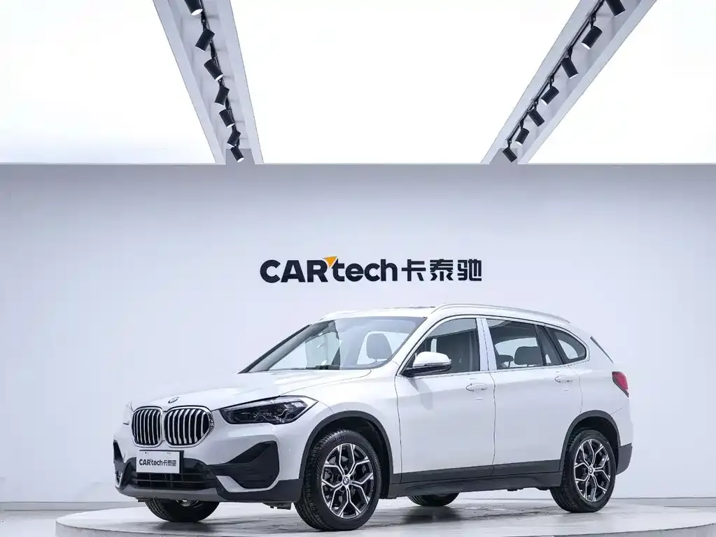 BMW X1 — фото 1