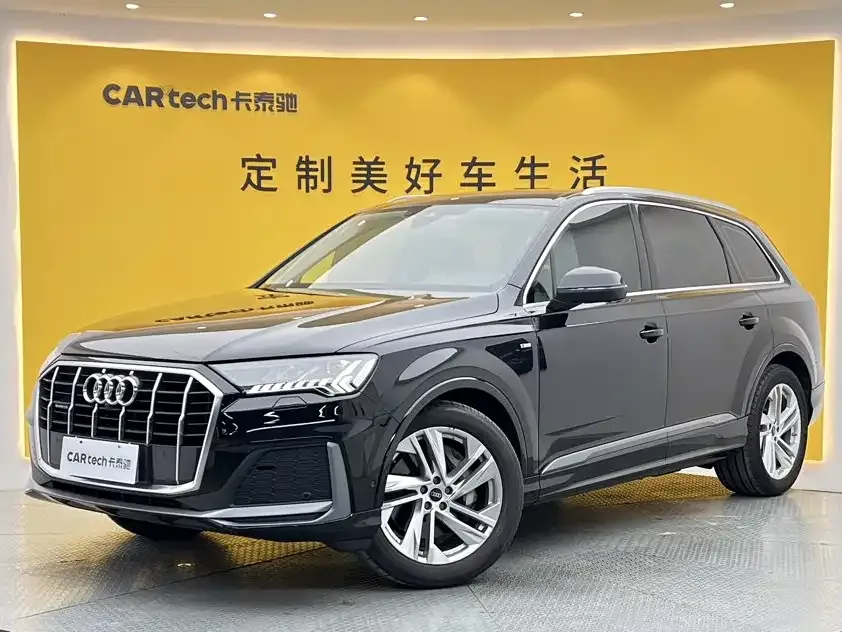 Audi Q7 — фото 1