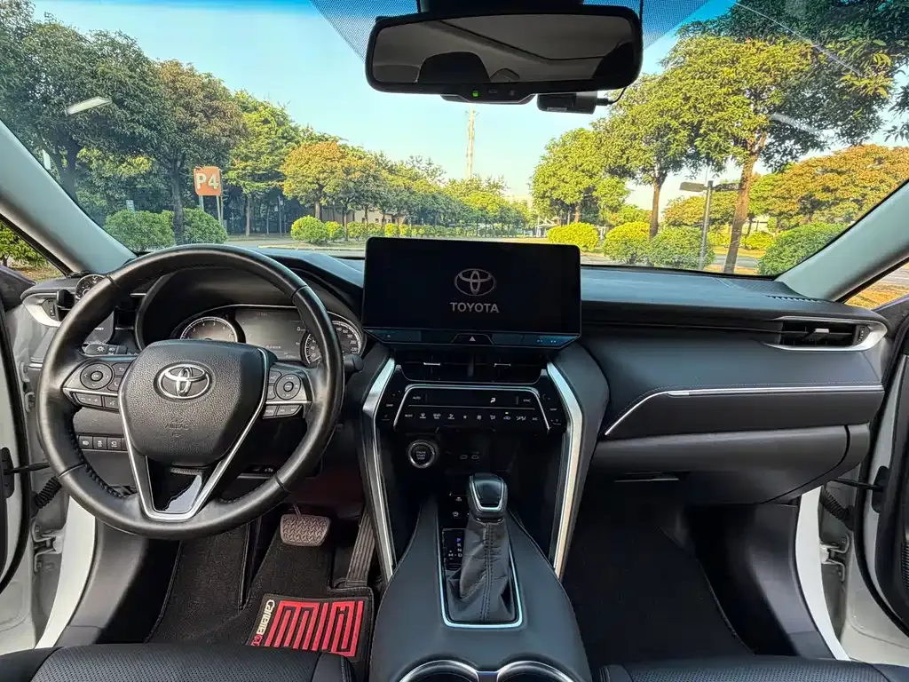 Toyota Harrier — фото 3