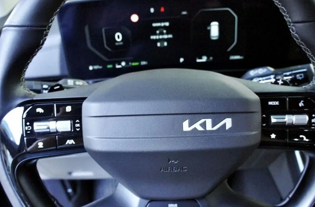 Kia Carnival — фото 2