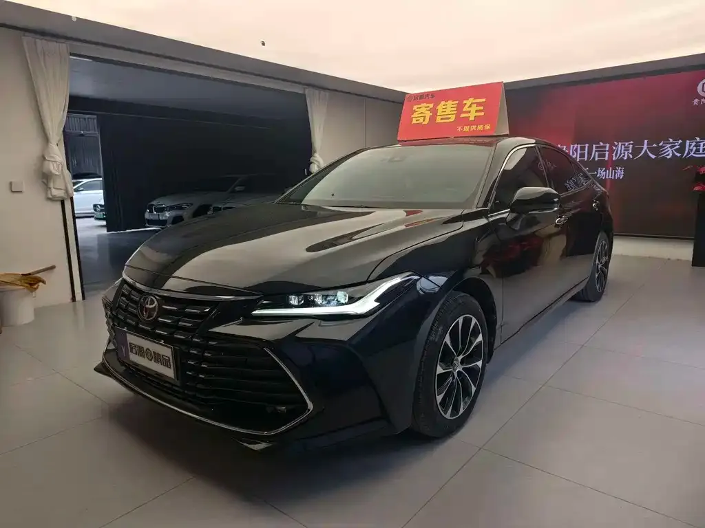 Toyota Avalon — фото 1