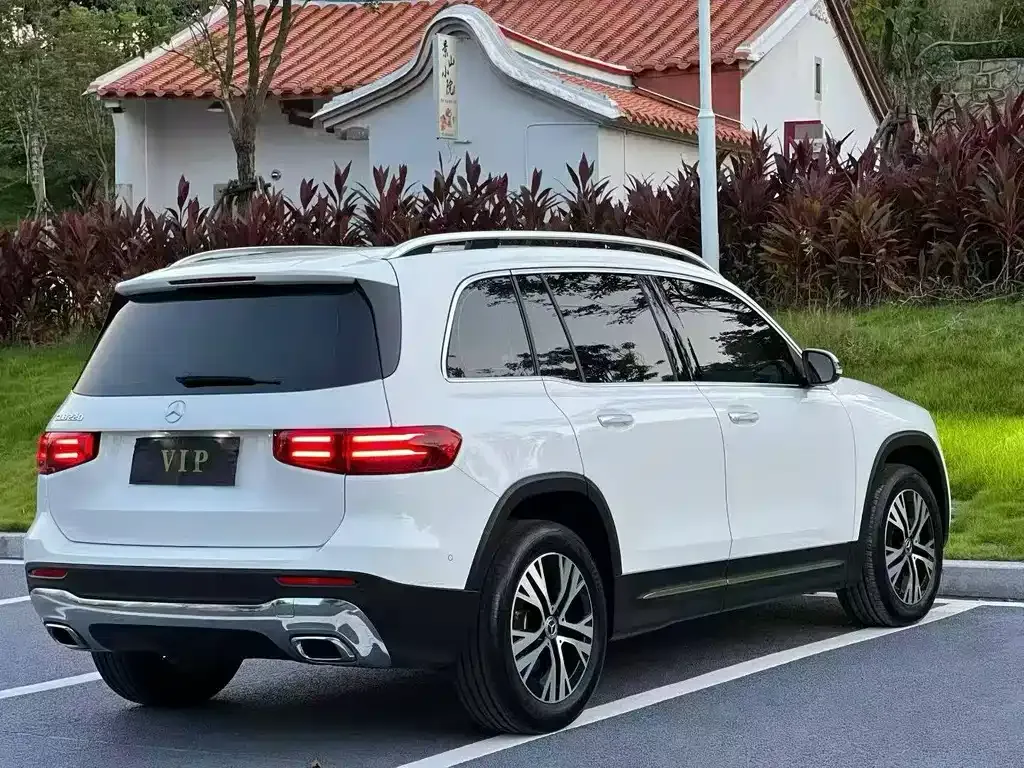 Mercedes-Benz GLB — фото 6