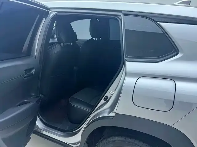 Toyota Corolla Cross — фото 8