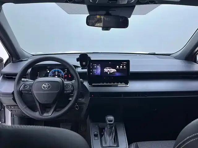 Toyota Corolla Cross — фото 7