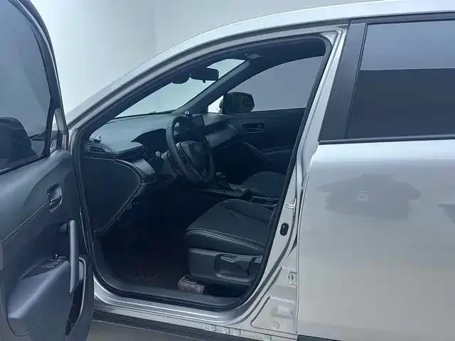 Toyota Corolla Cross — фото 6