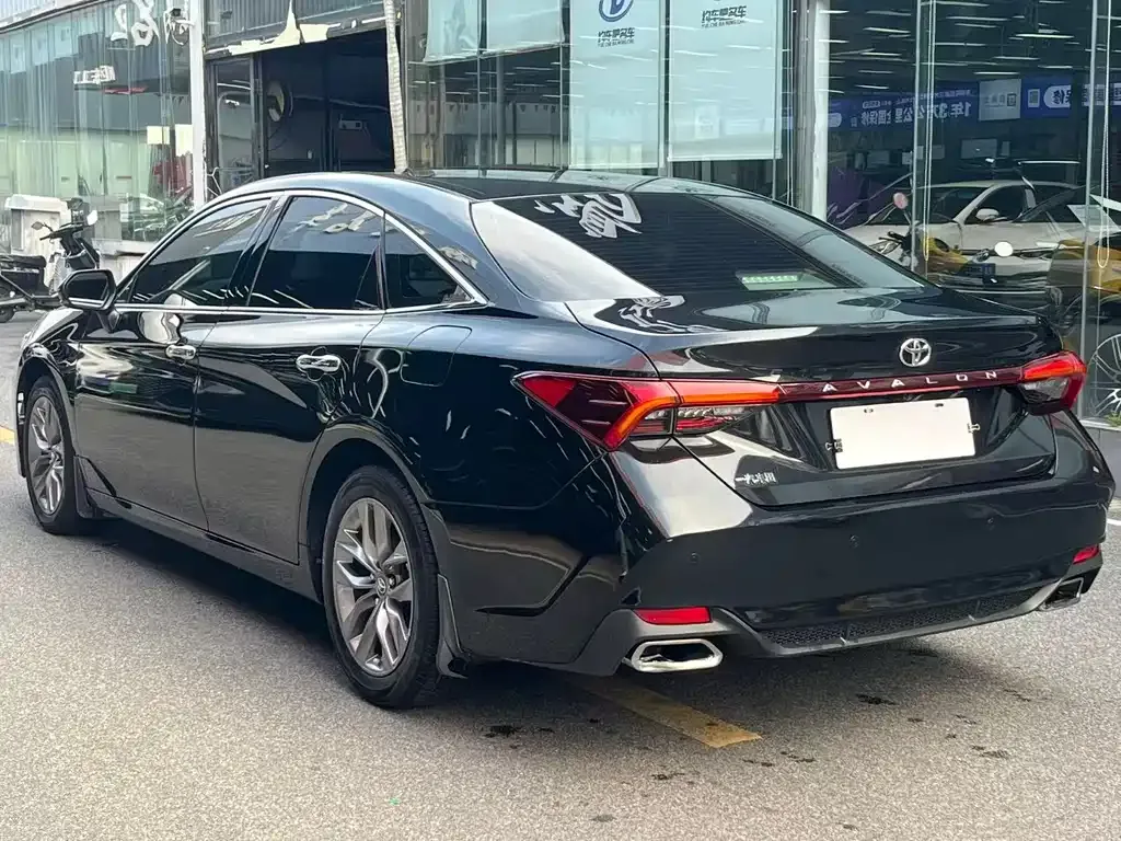 Toyota Avalon — фото 10