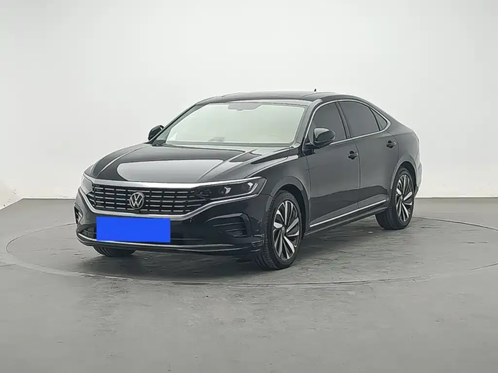 Volkswagen Passat — фото 1