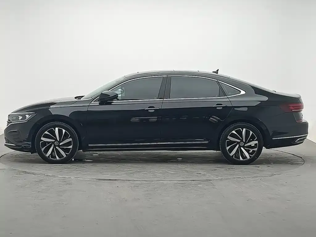 Volkswagen Passat — фото 4