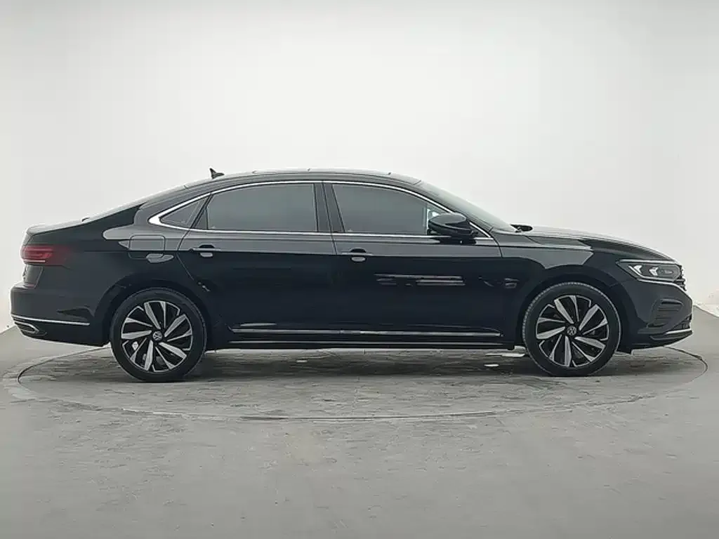 Volkswagen Passat — фото 5