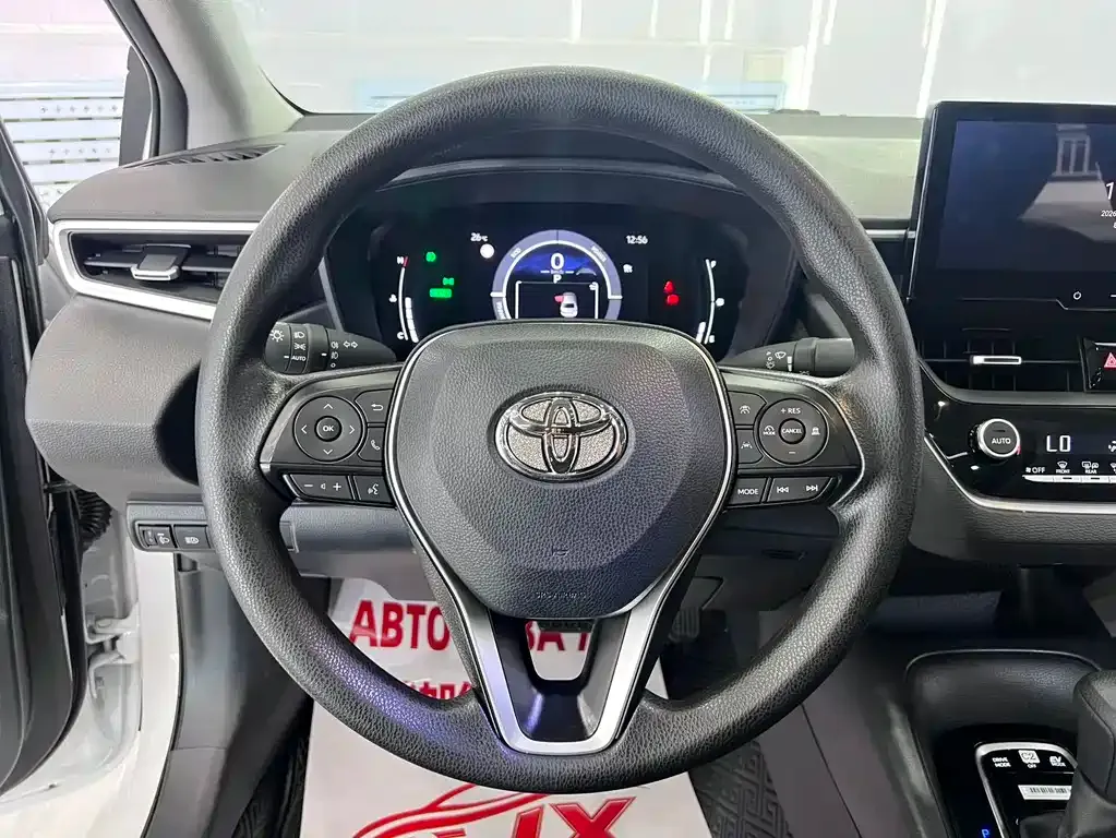 Toyota Corolla — фото 7