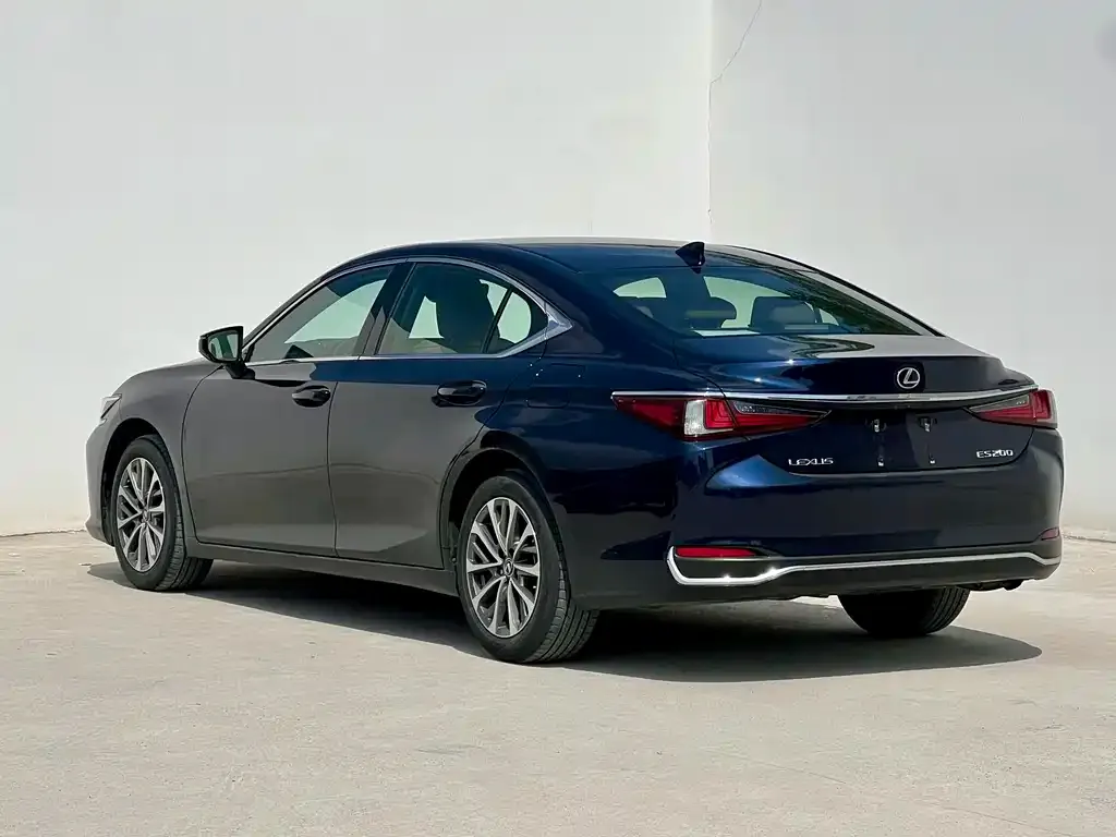Lexus ES — фото 4