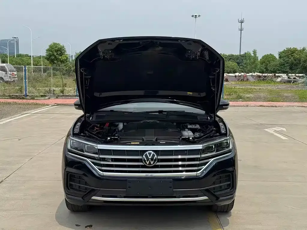 Volkswagen Touareg — фото 2