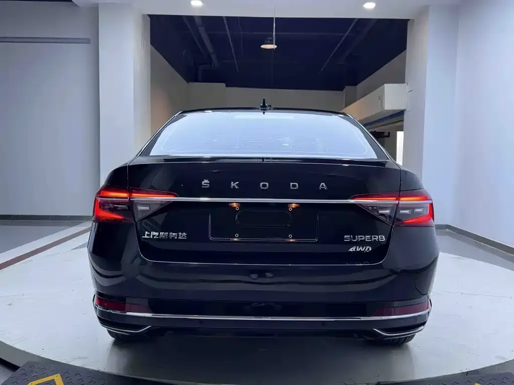 Skoda Superb — фото 5