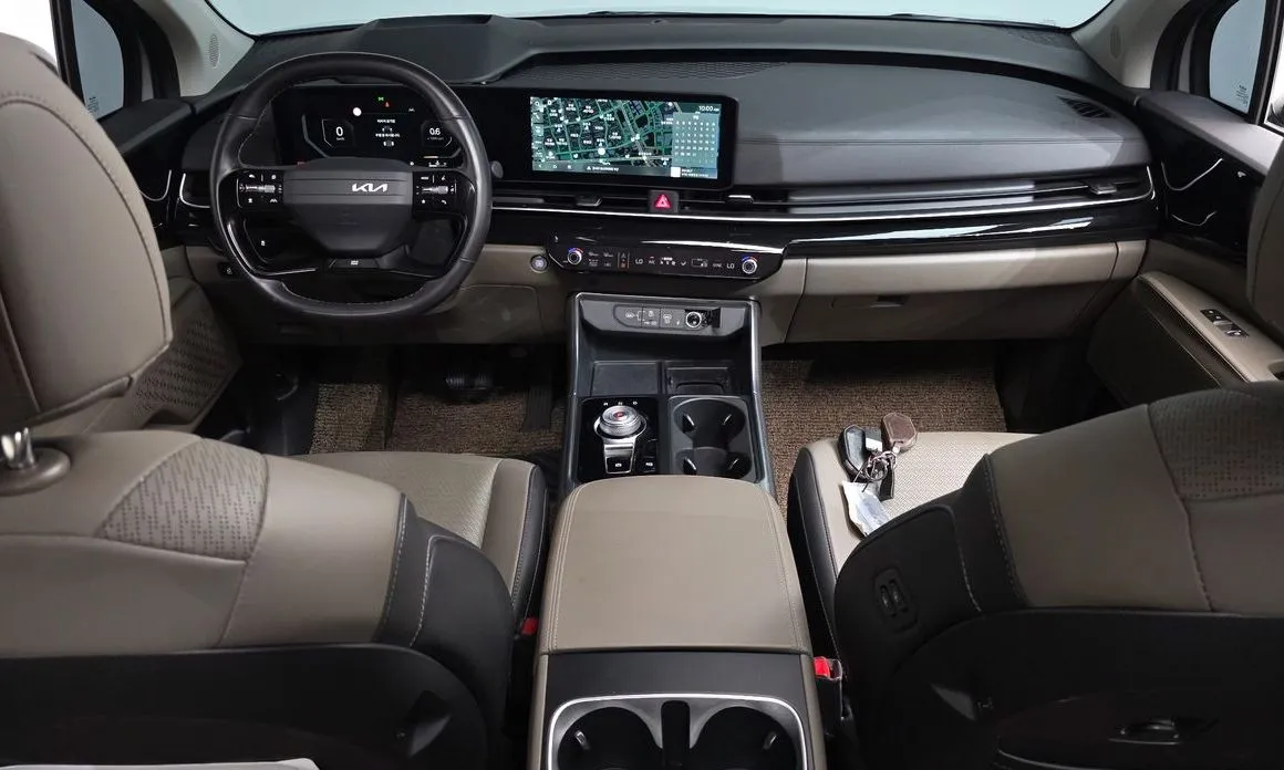 Kia Carnival — фото 10