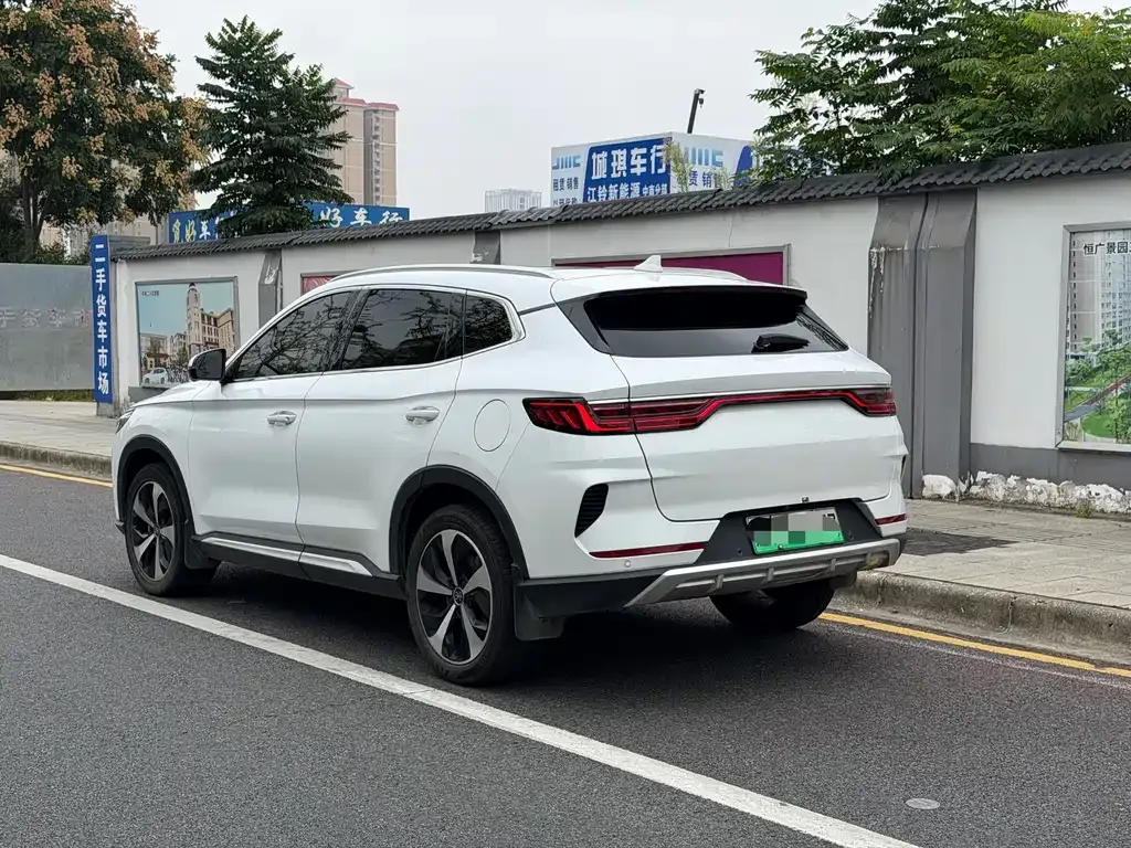 BYD PLUS New Energy — фото 10