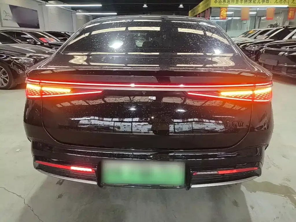 BYD Seal 07 DM-i — фото 8
