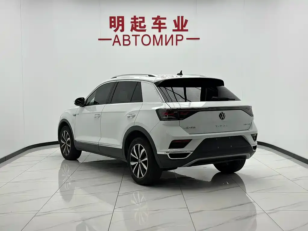 Volkswagen T-Roc — фото 10
