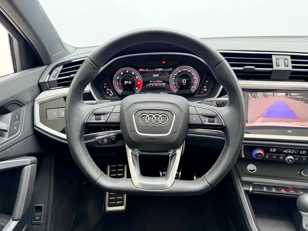 Audi Q3 — фото 10